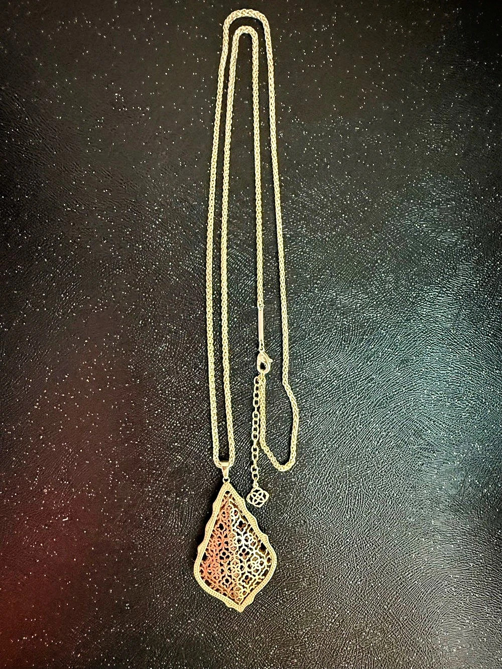 Kendra Scott Aiden Long Pendant Necklace Gold